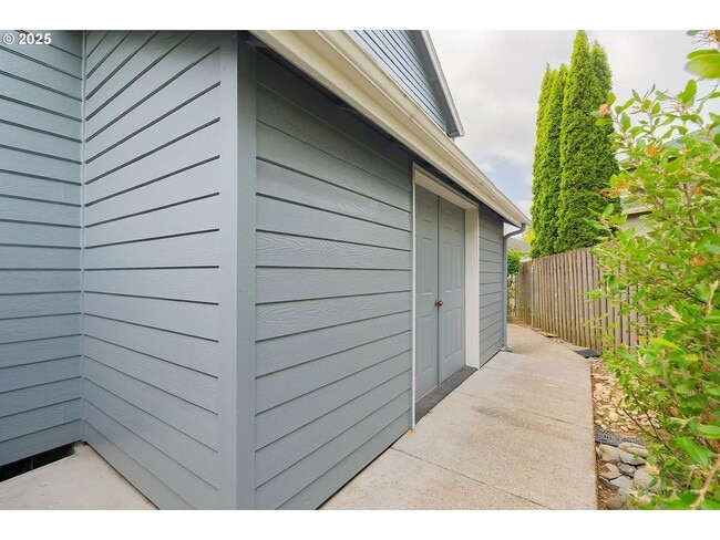 Building Photo - Spacious 4BR, 3 Bath House in Felida