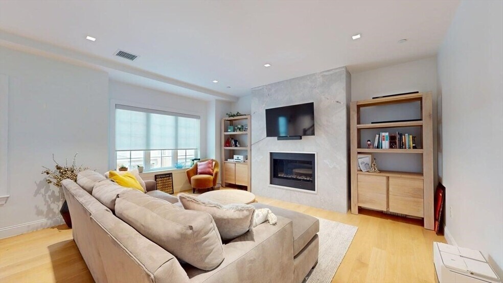 *Pictures are representative samples of the advertised unit. In some cases, the actual units you tou - 29 Crowninshield Rd