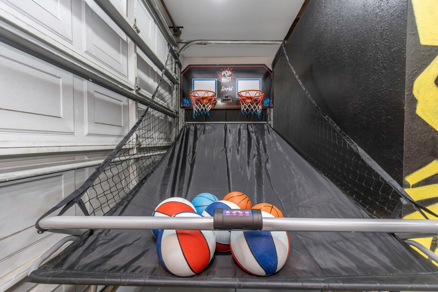 Building Photo - 10755 Clara Ln