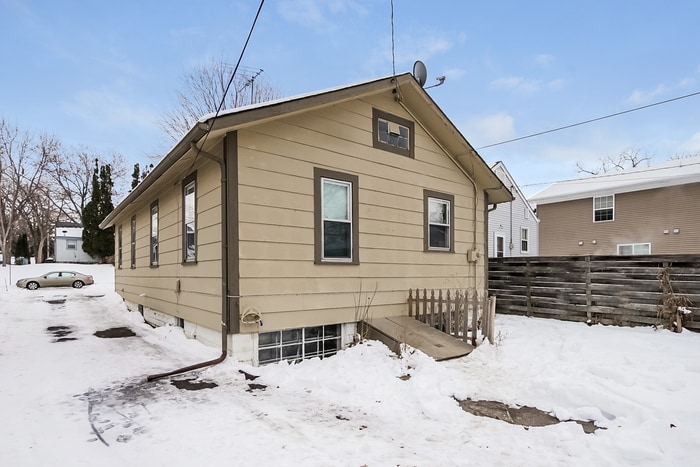 Building Photo - 3820 Jackson St NE