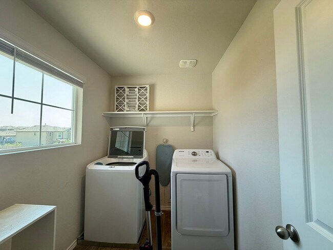 Building Photo - 3319 Angus Crossing