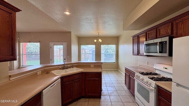 Building Photo - 3537 Tierra Vergel Dr
