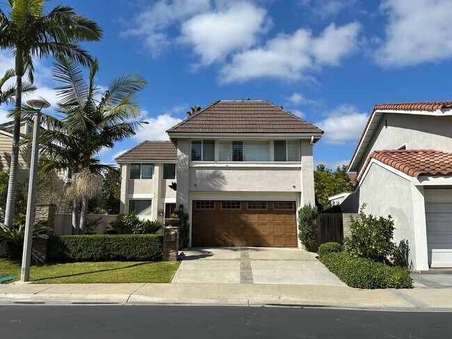 Primary Photo - Stunning 4 Bedroom 2.5 Bath Home with Offi...