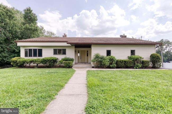 Building Photo - 18 Byway Rd