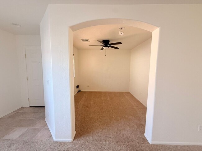 Building Photo - Cul-de-Sac Living | 3 Bed + Bonus Room | Pool + Greenbelt Views