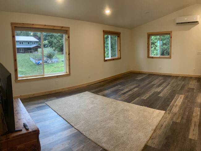 Building Photo - 3764 Biz Point Rd