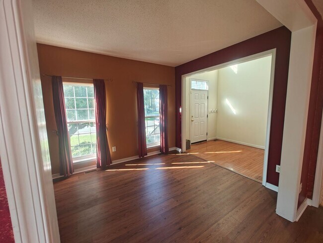 Building Photo - 2625 Piney Ridge Dr