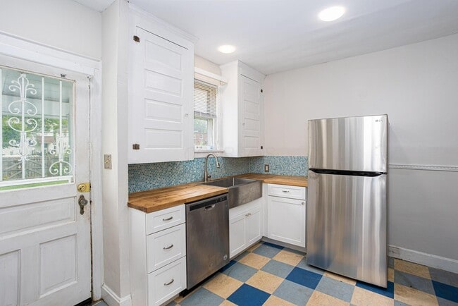 Building Photo - 174 W Weber Rd