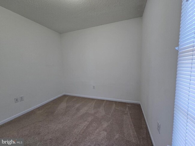 Building Photo - 23 Lordship Ln