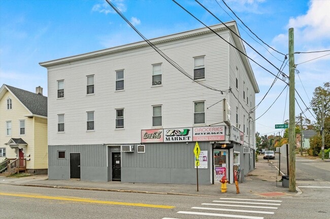 Building Photo - 264 Bridge St