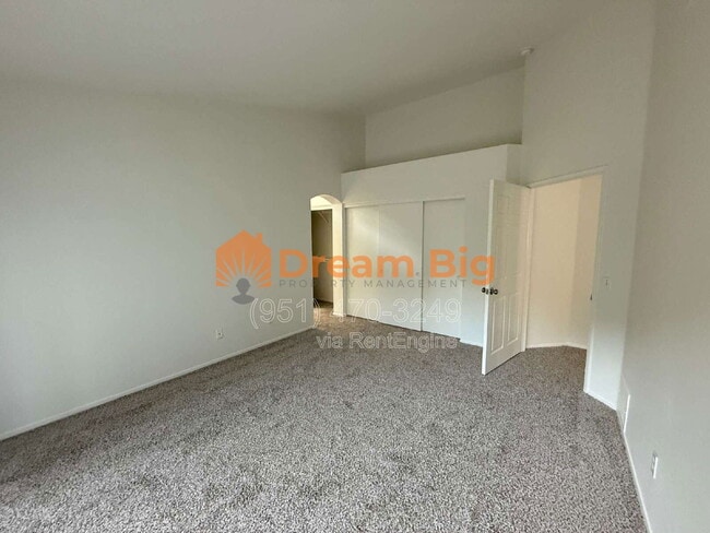 Building Photo - 1585 Stoneykirk Dr