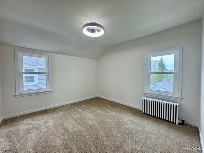 Building Photo - 268 Callodine Ave