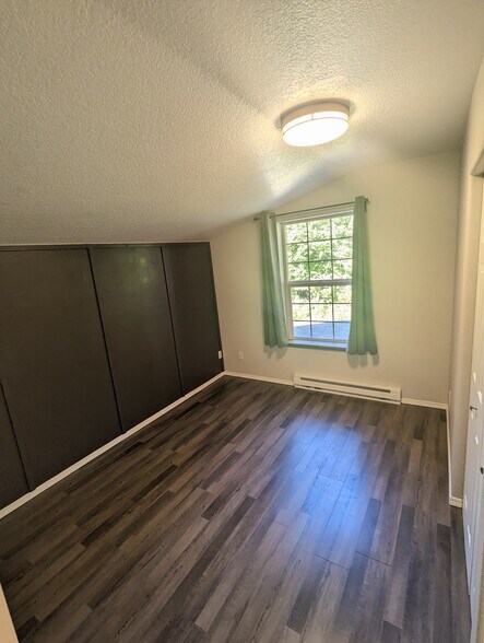 1st bedroom - 9413 NE 227th Ave