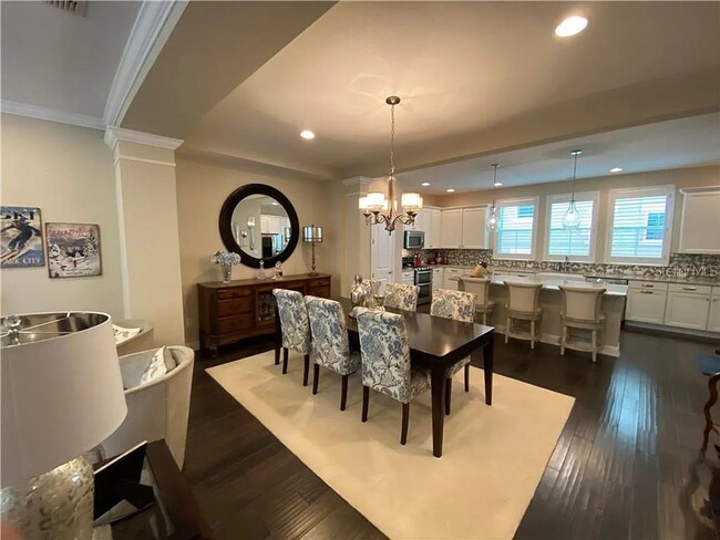 Building Photo - Large 3 Bed 3.5 Bath 2 Car Garage Townhous...