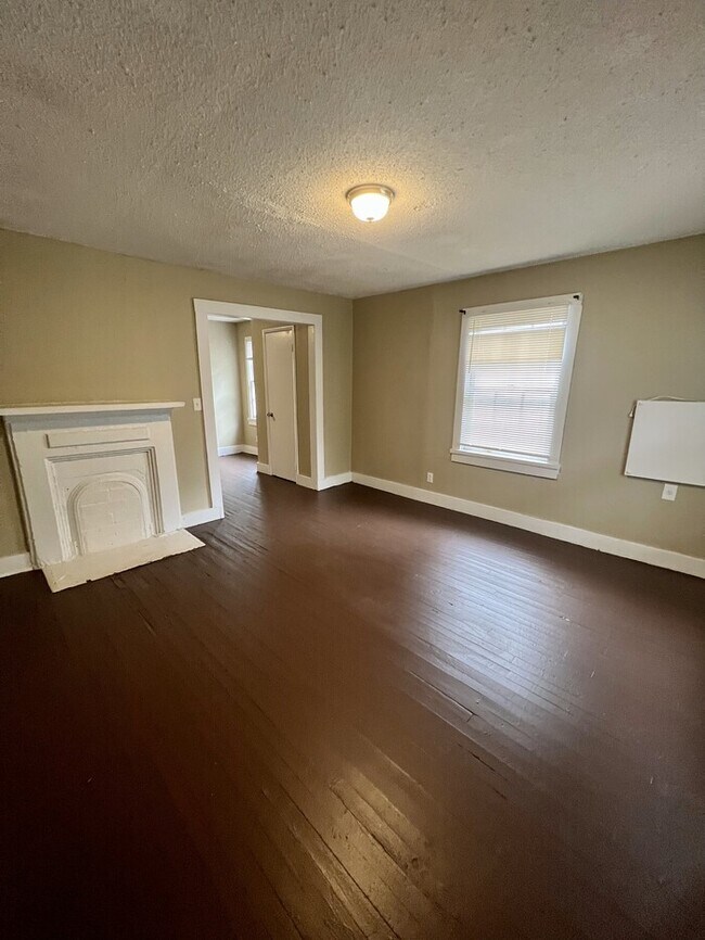 Building Photo - 301 Abingdon Ave NW