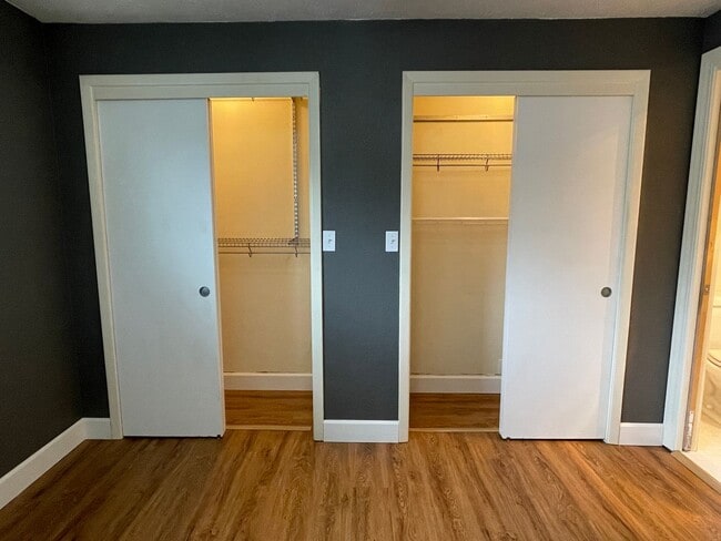 Building Photo - Charming 1BR Cottage | Private Cul-de-Sac & Wrap-Around Porch