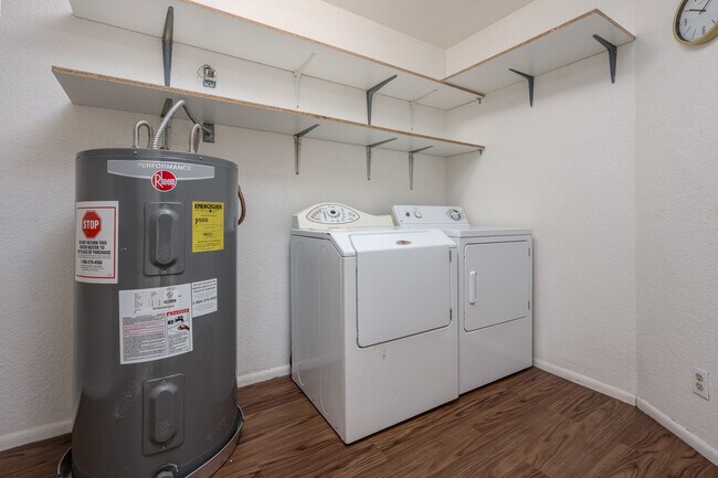 Laundry room - 887 E Peila Ave