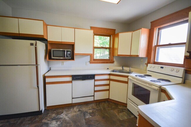 Building Photo - Rare opportunity in the St. Mary's neighborhood!