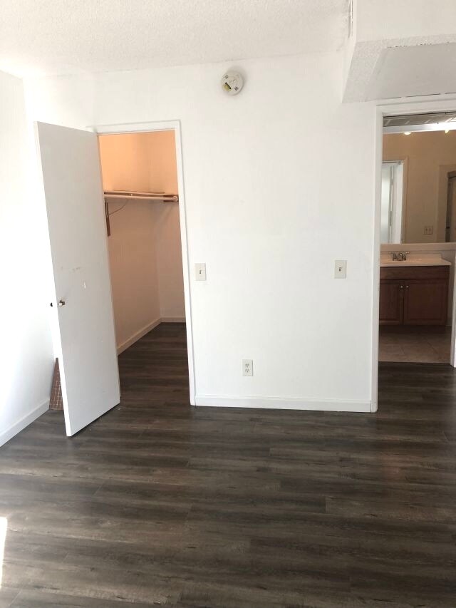 Building Photo - 1515 S Beverly Dr