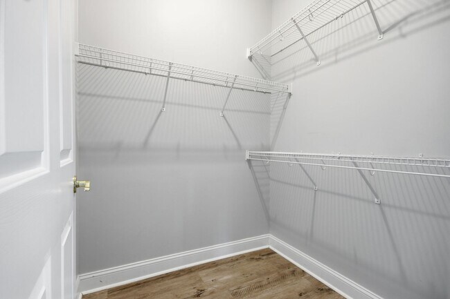 Building Photo - 6000 Windsor Green Way