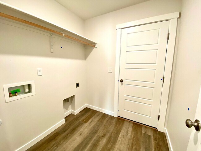 Building Photo - 4 Bedroom 2 Bath Single Level in Meridian Eagle & Ustick available 06/22/26