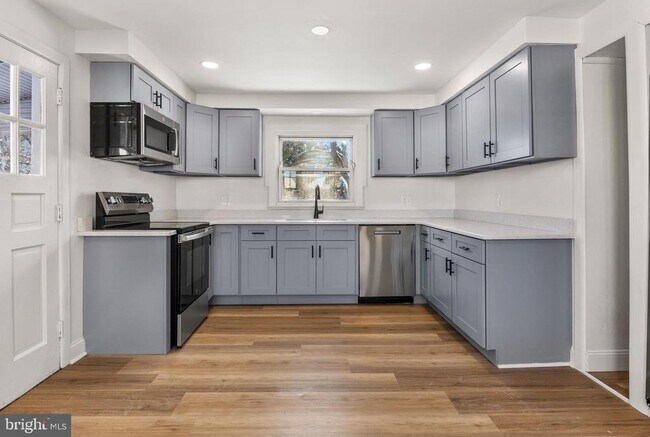 Building Photo - 26 Wilmer St