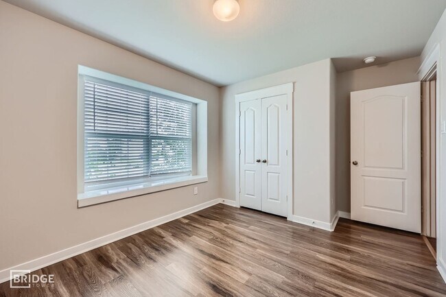 Building Photo - 6129 Fall Creek Ln