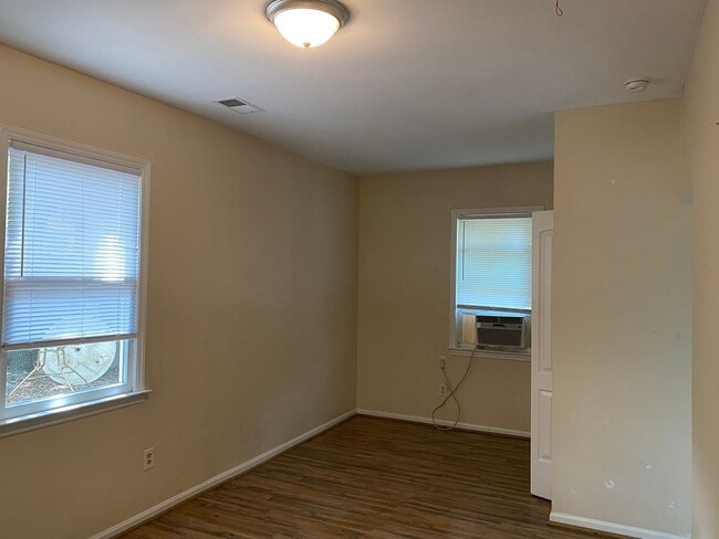 Building Photo - Rosewood