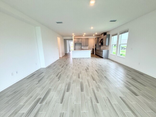 Building Photo - 9299 Lorenzo Wy