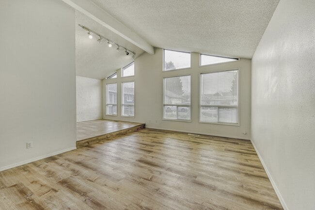 Building Photo - 1467 NW 176th Pl