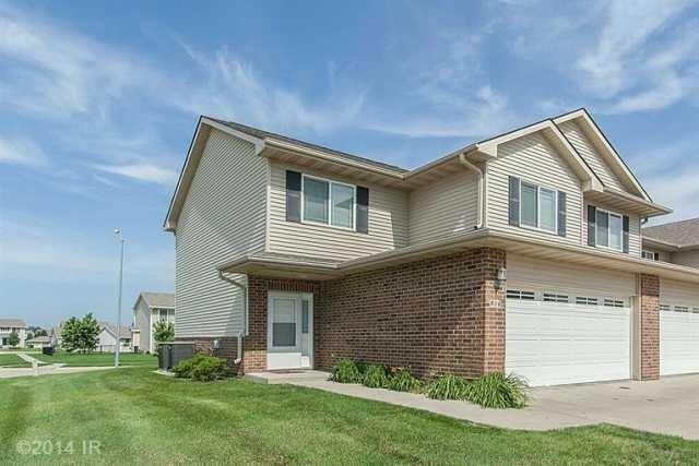 front of home - 906 SE Crossings Ln