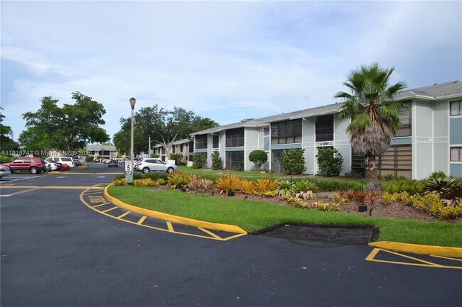 Building Photo - 9727 Hammocks Blvd