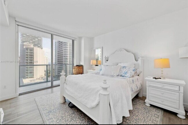 Building Photo - S Miami ave , Miami, FL 33130 - 2 BR 1 BA condo