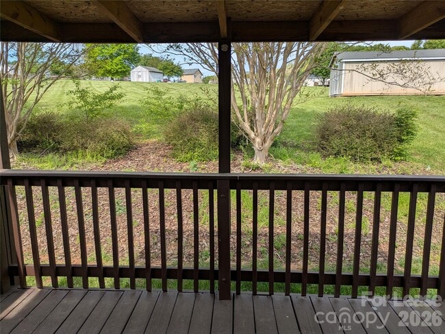 Building Photo - 338 Weathers Creek Rd