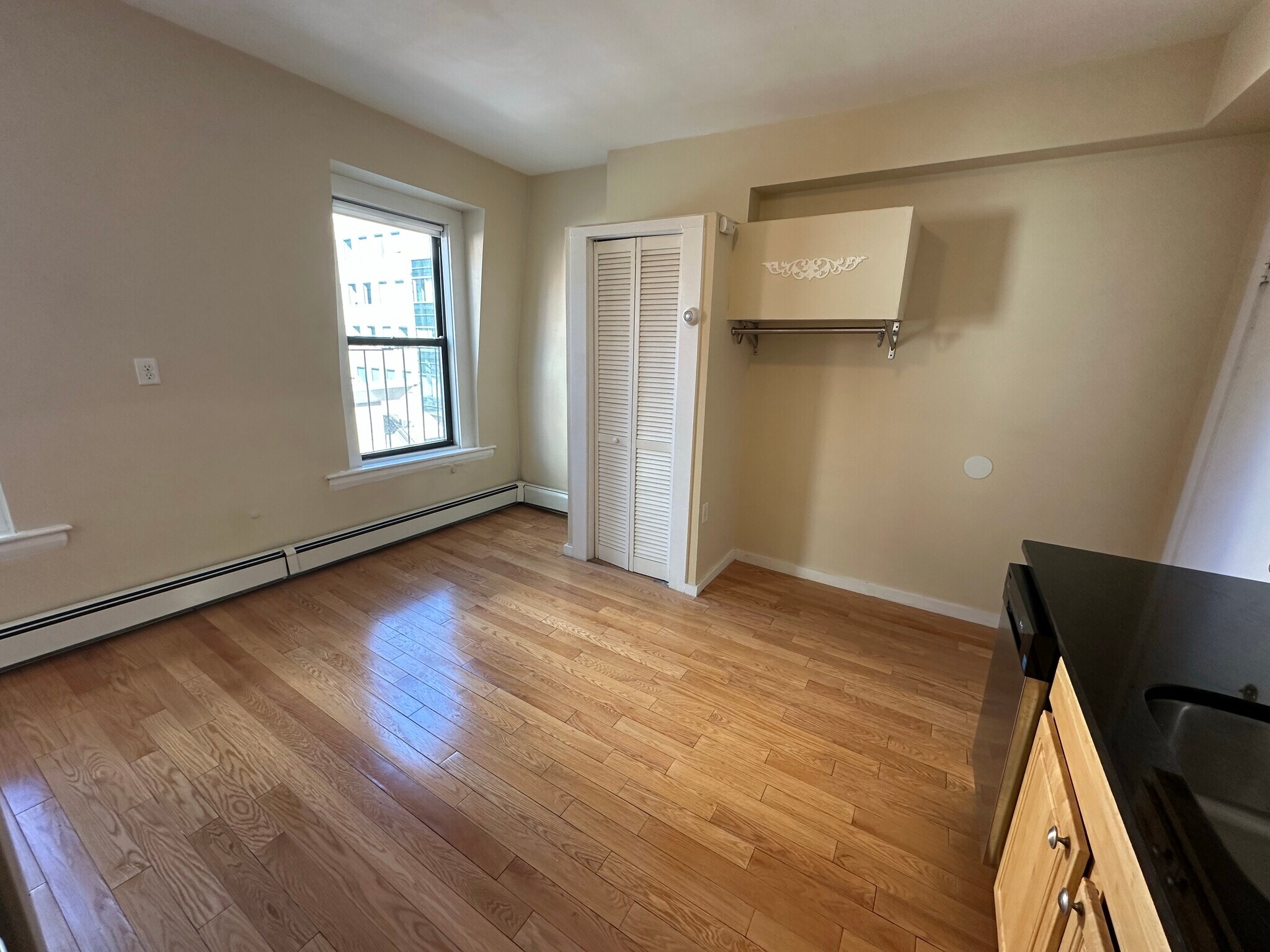 Building Photo - 218 Cambridge St