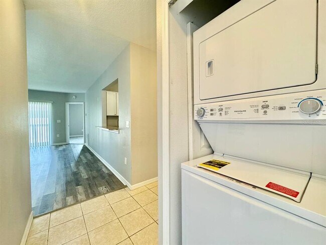 Building Photo - 6436 Cypressdale Dr