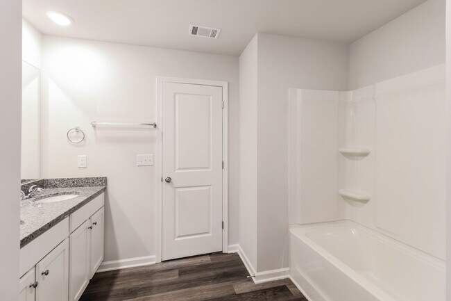 Building Photo - 248 Sunbury Way