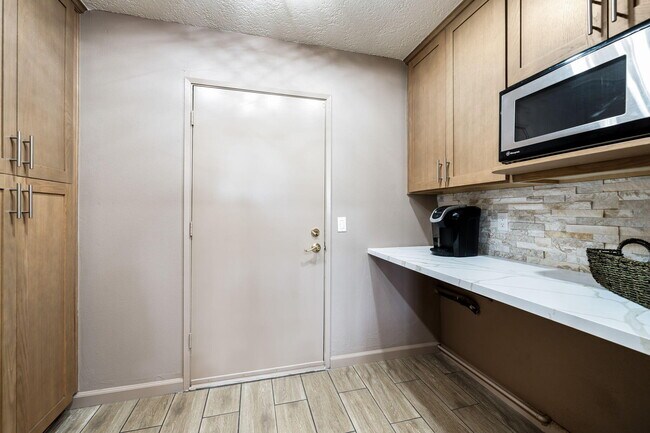 Building Photo - 37710-37710 Los Cocos Dr E