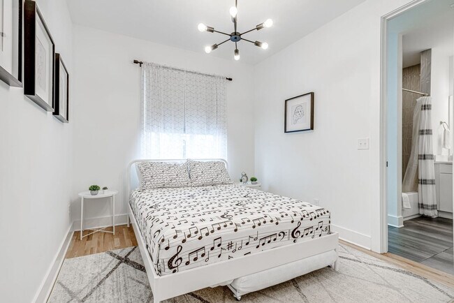 Building Photo - 2807 Delaware Ave