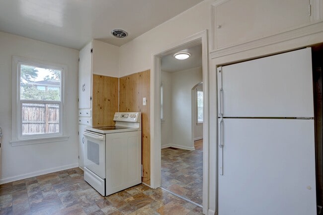 Building Photo - 1902 Washington Ave