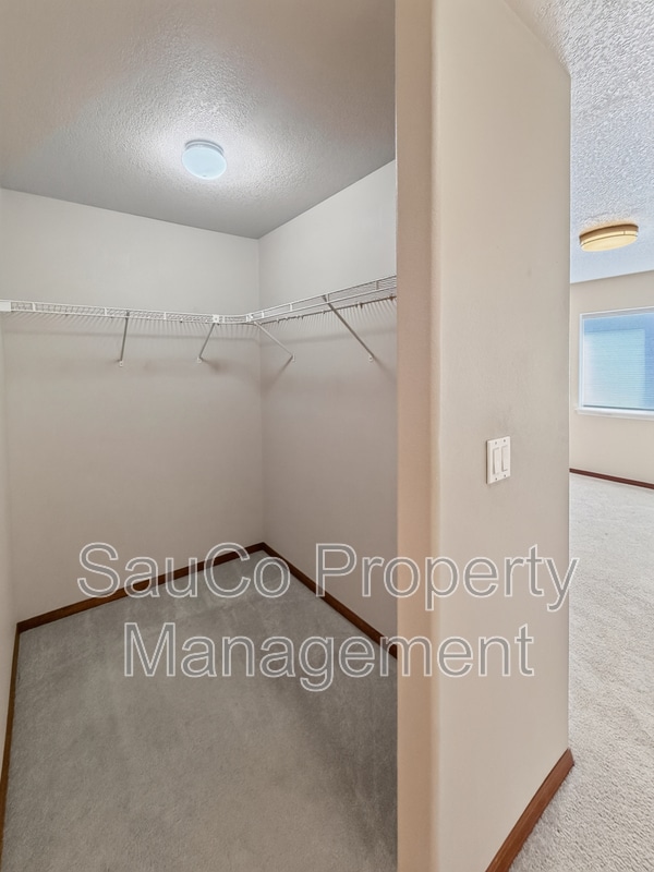 Building Photo - 15325 NW Central Dr