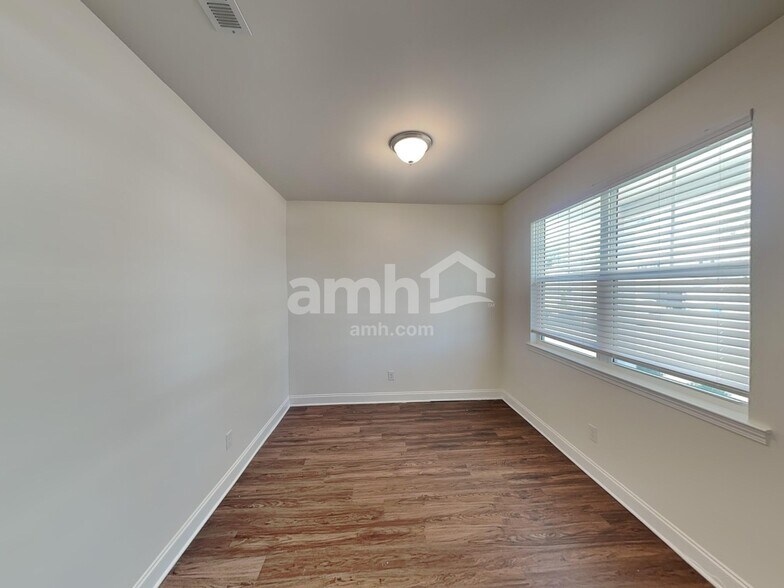 Building Photo - 4034 Birchfield Pl