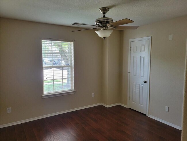 Building Photo - 6110 Moran Crest Dr