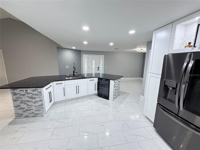 Building Photo - 128 Sandalwood Dr