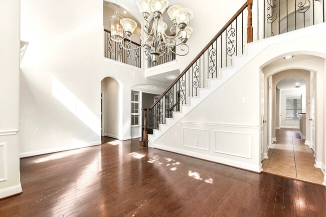 Building Photo - 28514 Hayden Park Dr