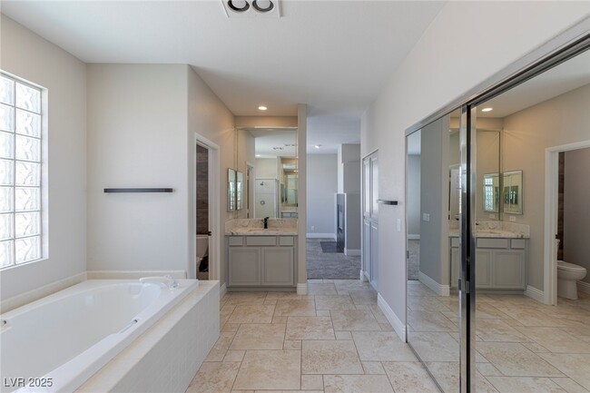 Building Photo - 2510 Putting Green Dr
