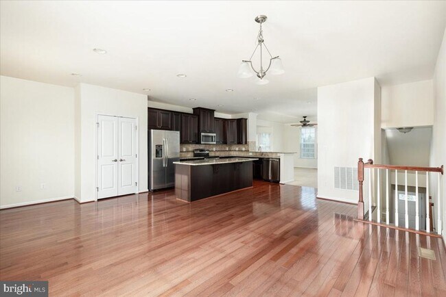 Building Photo - 139 Hornbeam Dr