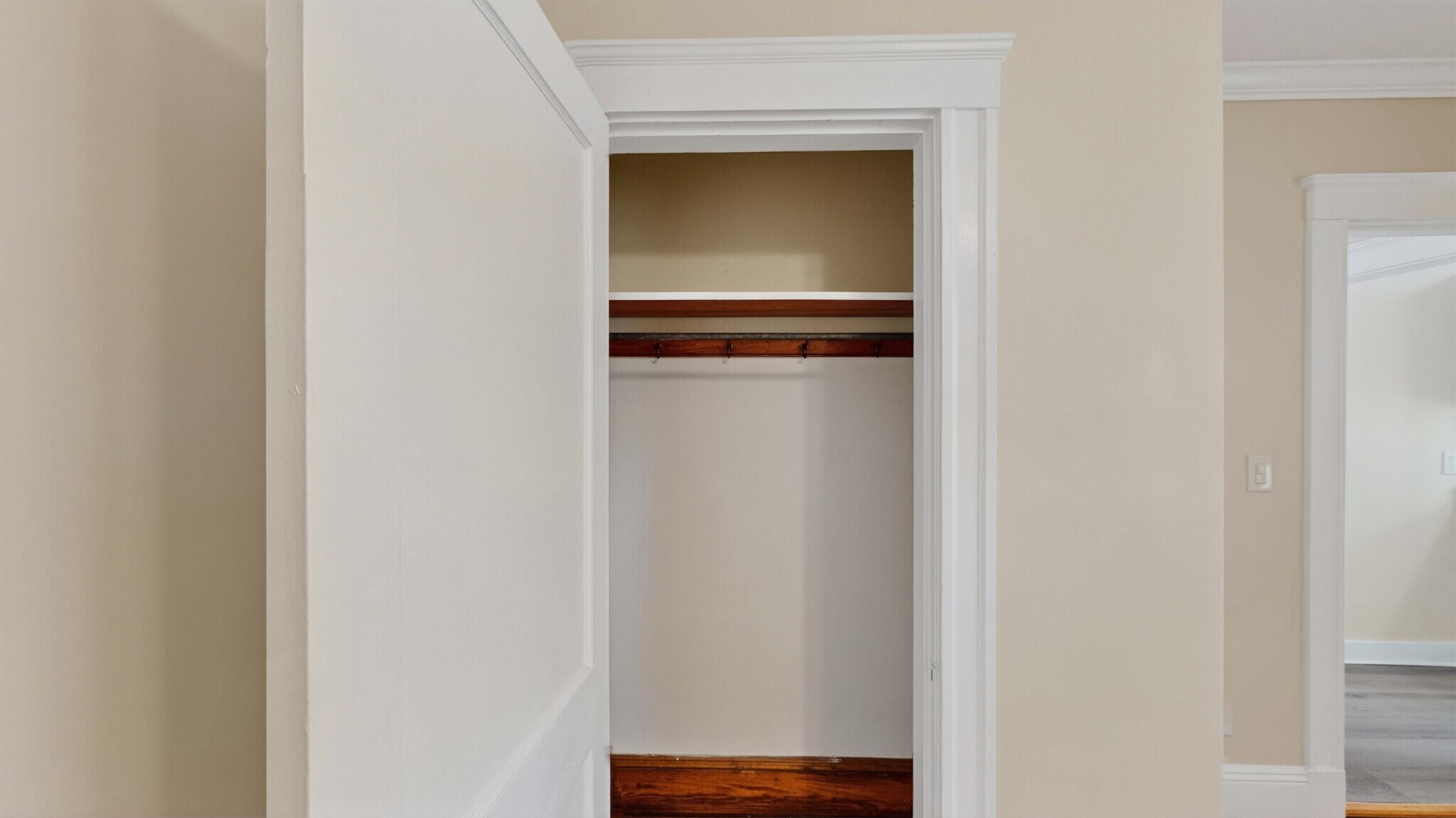 Building Photo - 8 Ropes St