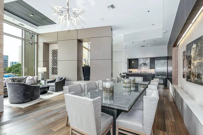 Building Photo - 10610 NE 9th Pl