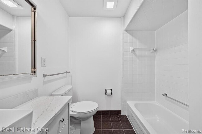 Building Photo - 2079 Klingensmith Rd